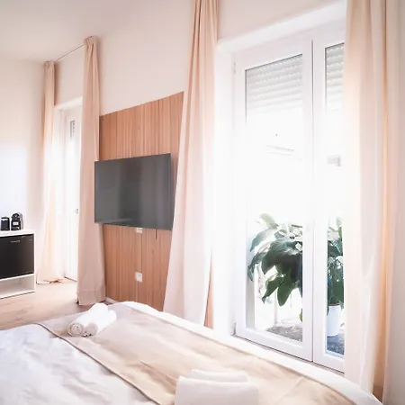 New Elegance Affittacamere 4*
